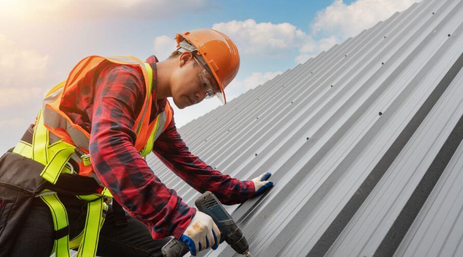 Professional Emergency Roof Repairs services in Naoma, WV